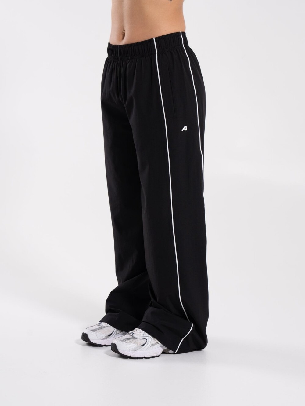*New With Tags!* Alphalete Unisex Relay Pant - Picture 5 of 8